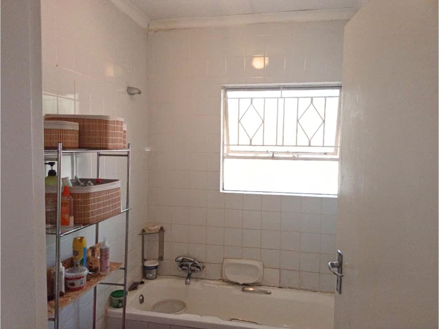 2 Bedroom Property for Sale in Buccleuch Gauteng