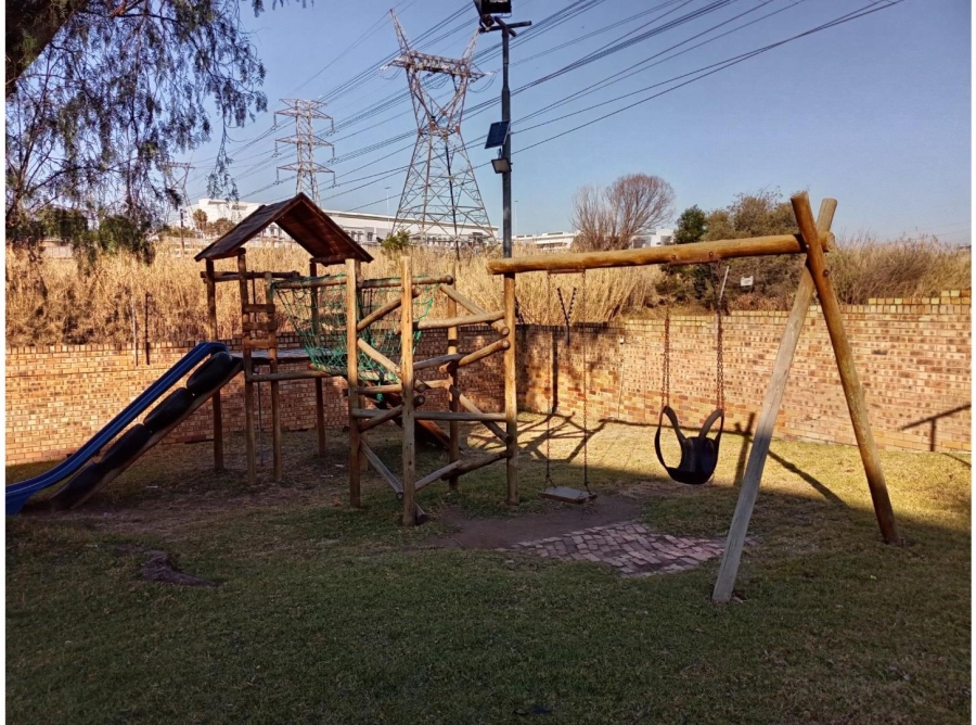 2 Bedroom Property for Sale in Buccleuch Gauteng