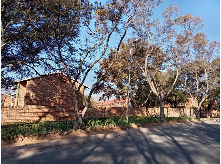 2 Bedroom Property for Sale in Buccleuch Gauteng