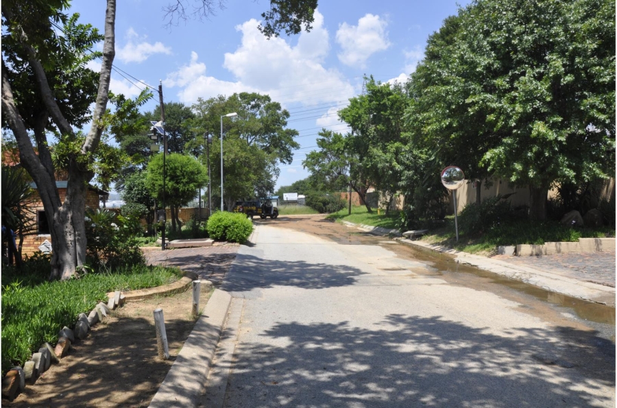 2 Bedroom Property for Sale in Buccleuch Gauteng