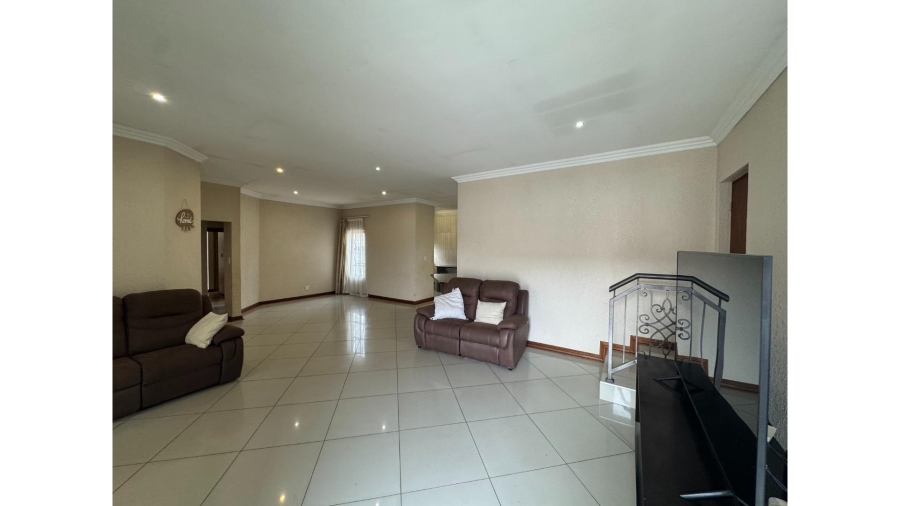3 Bedroom Property for Sale in Thatchfield Hills Gauteng