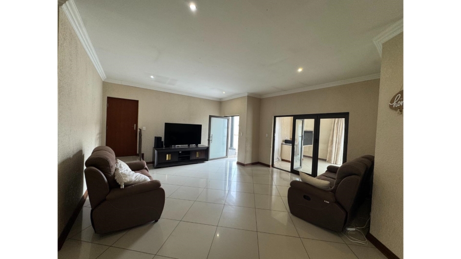 3 Bedroom Property for Sale in Thatchfield Hills Gauteng