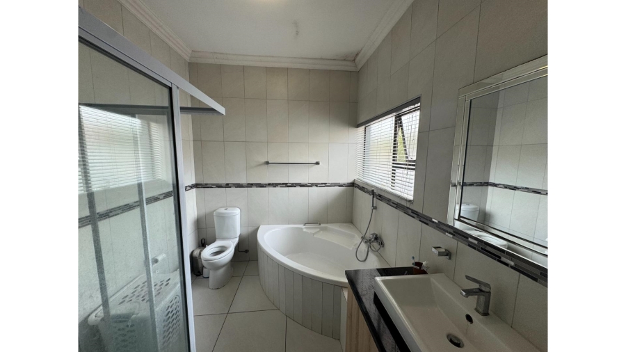 3 Bedroom Property for Sale in Thatchfield Hills Gauteng
