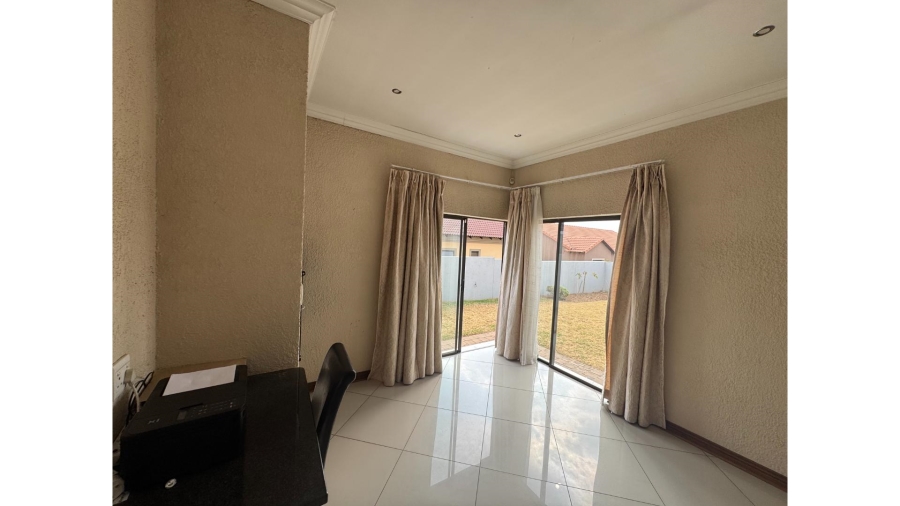 3 Bedroom Property for Sale in Thatchfield Hills Gauteng