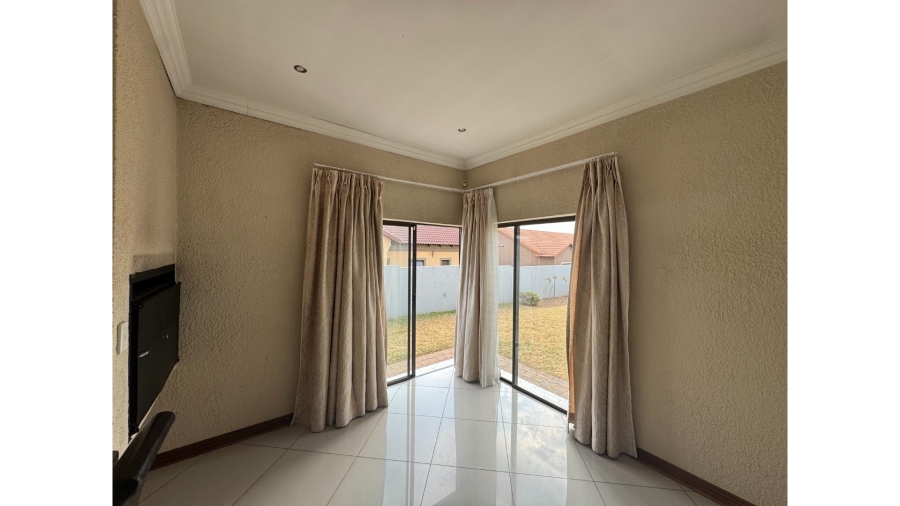 3 Bedroom Property for Sale in Thatchfield Hills Gauteng