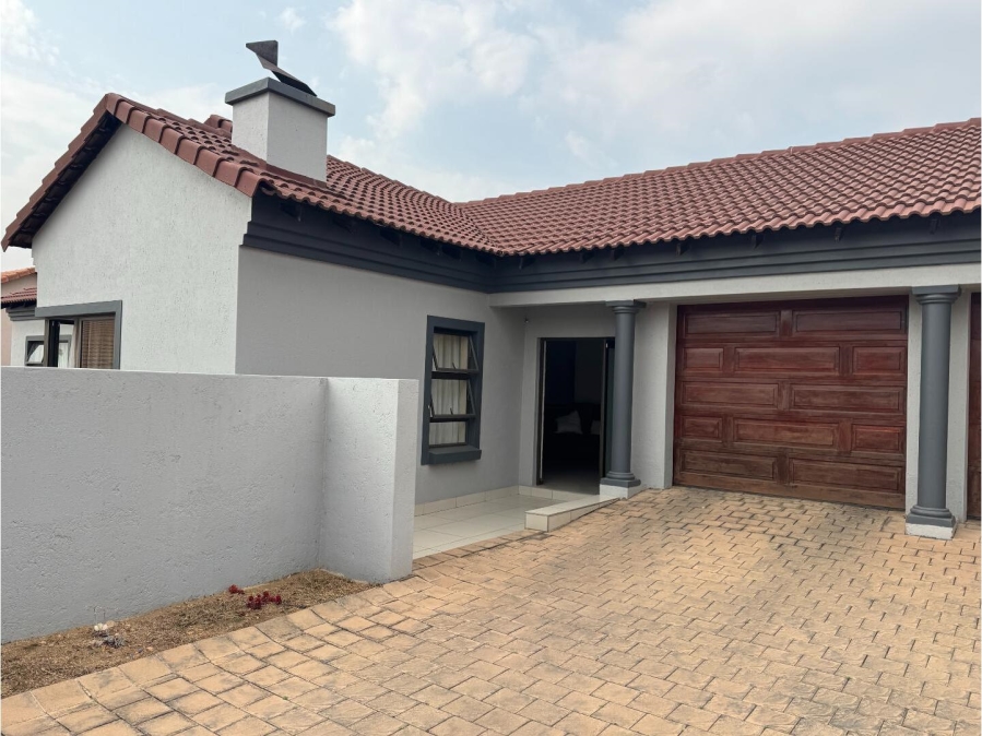 3 Bedroom Property for Sale in Thatchfield Hills Gauteng