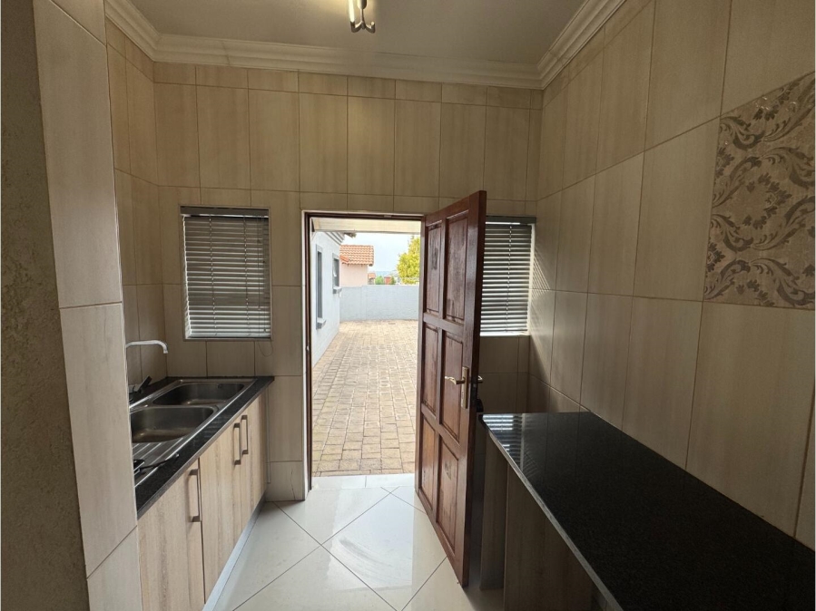 3 Bedroom Property for Sale in Thatchfield Hills Gauteng