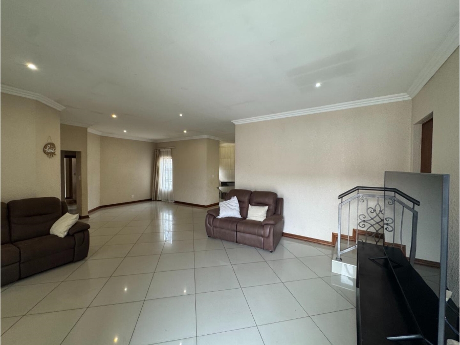 3 Bedroom Property for Sale in Thatchfield Hills Gauteng