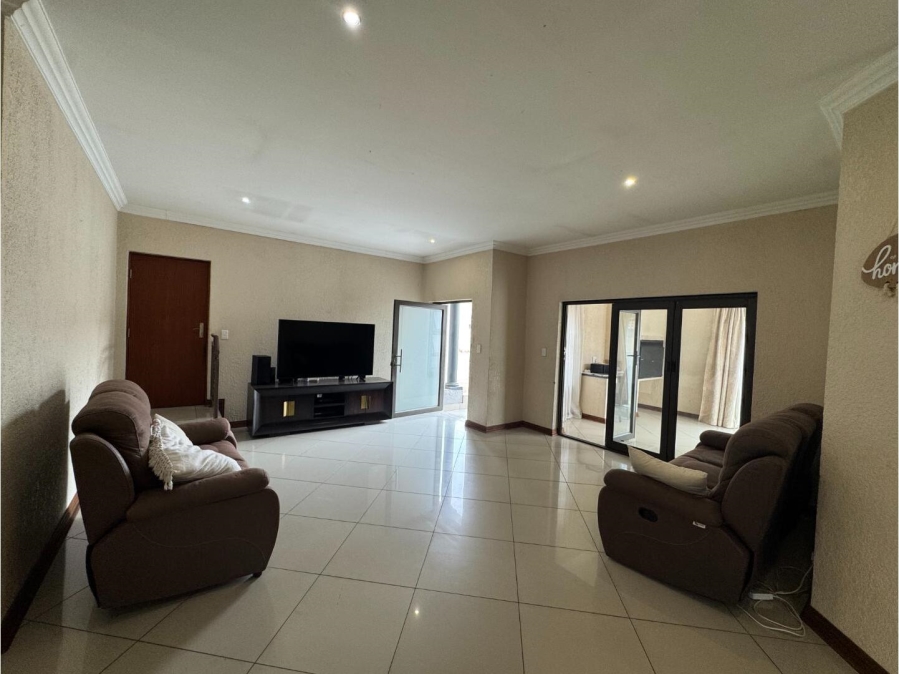 3 Bedroom Property for Sale in Thatchfield Hills Gauteng