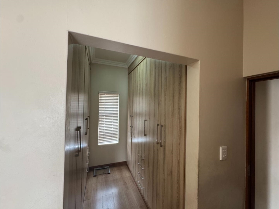 3 Bedroom Property for Sale in Thatchfield Hills Gauteng