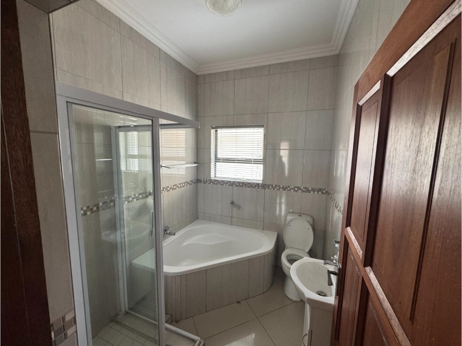 3 Bedroom Property for Sale in Thatchfield Hills Gauteng