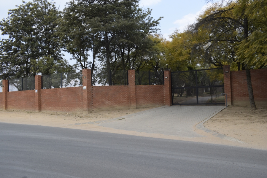 4 Bedroom Property for Sale in Inadan Gauteng