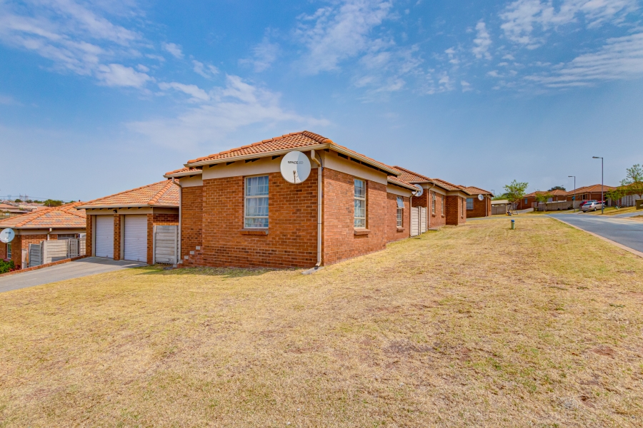 3 Bedroom Property for Sale in Thatch Hill Estate Gauteng