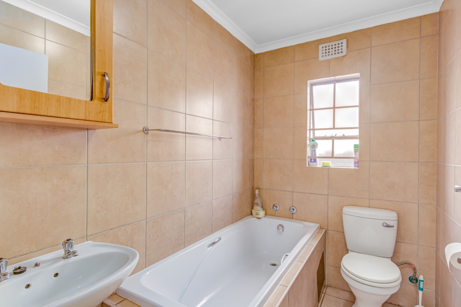 3 Bedroom Property for Sale in Thatch Hill Estate Gauteng