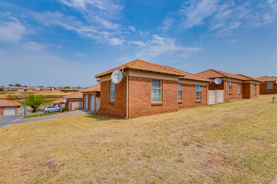 3 Bedroom Property for Sale in Thatch Hill Estate Gauteng