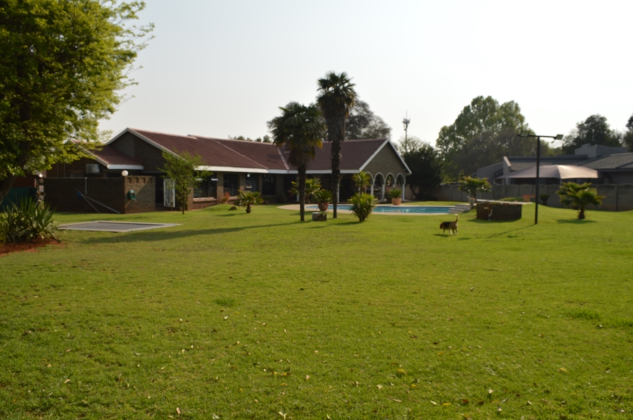 5 Bedroom Property for Sale in Three Rivers East Gauteng