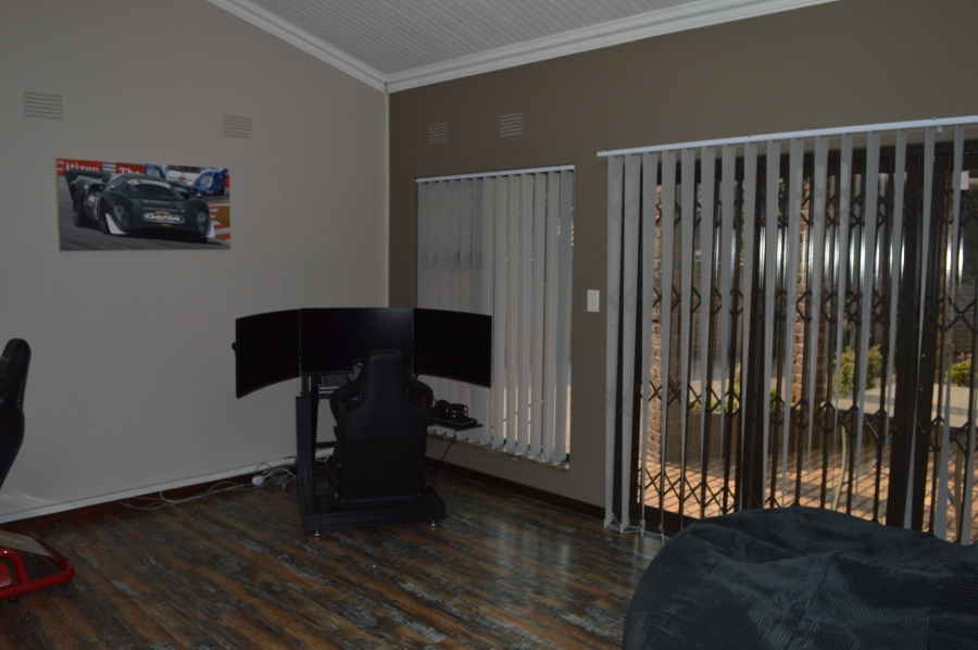 5 Bedroom Property for Sale in Three Rivers East Gauteng