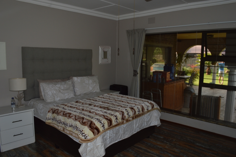 5 Bedroom Property for Sale in Three Rivers East Gauteng