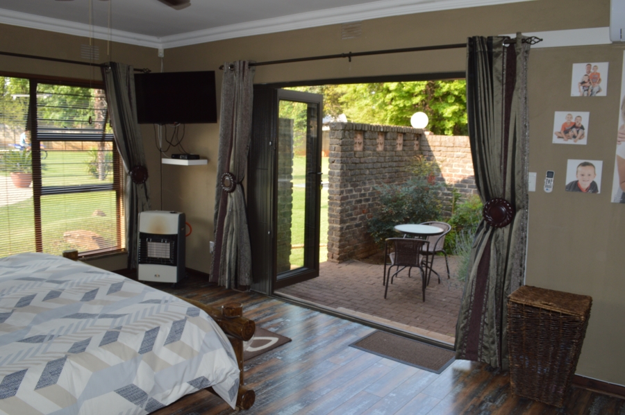 5 Bedroom Property for Sale in Three Rivers East Gauteng