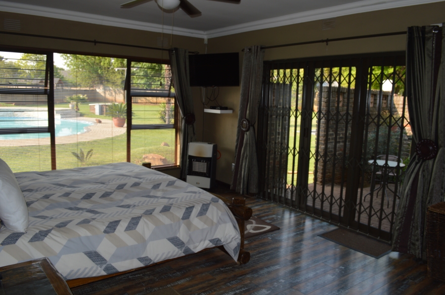 5 Bedroom Property for Sale in Three Rivers East Gauteng