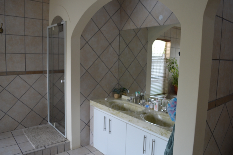 5 Bedroom Property for Sale in Three Rivers East Gauteng