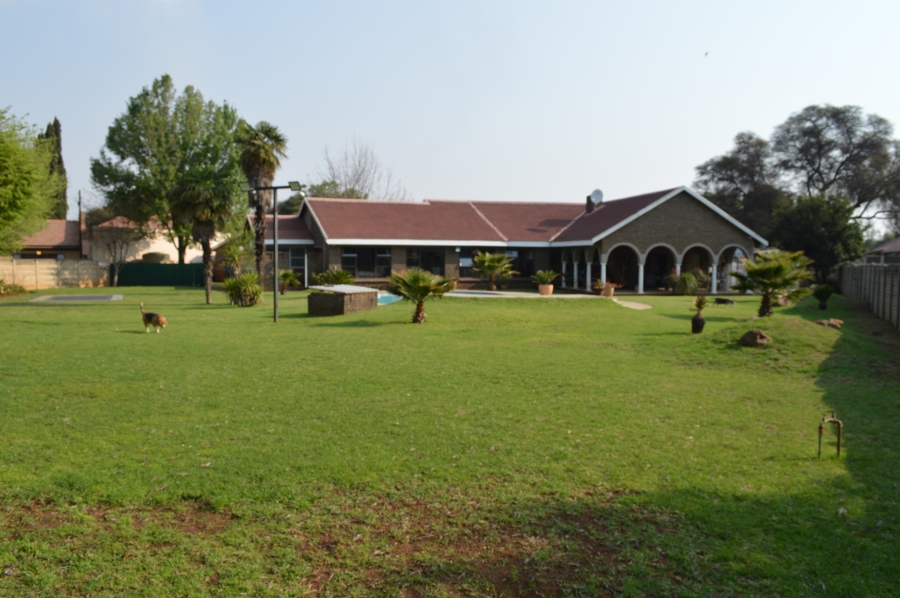 5 Bedroom Property for Sale in Three Rivers East Gauteng