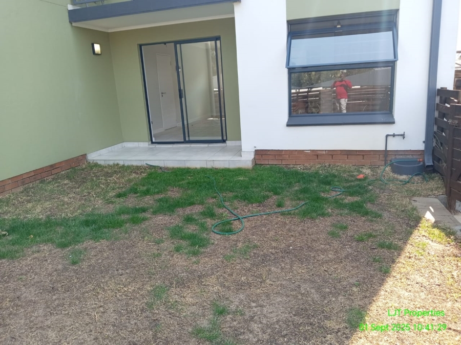 To Let 1 Bedroom Property for Rent in Witfield Gauteng