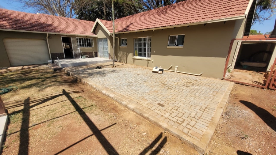 5 Bedroom Property for Sale in The Orchards Gauteng
