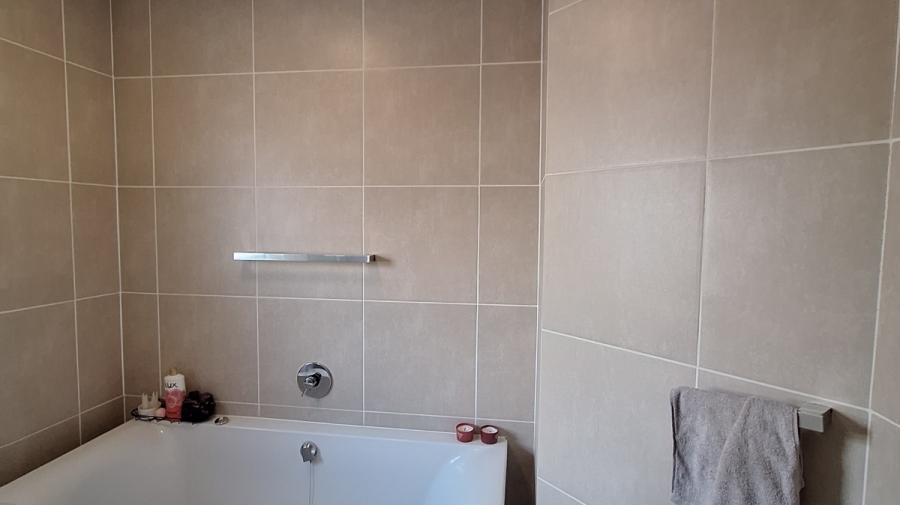 2 Bedroom Property for Sale in Greenstone Hill Gauteng