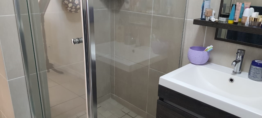 2 Bedroom Property for Sale in Greenstone Hill Gauteng