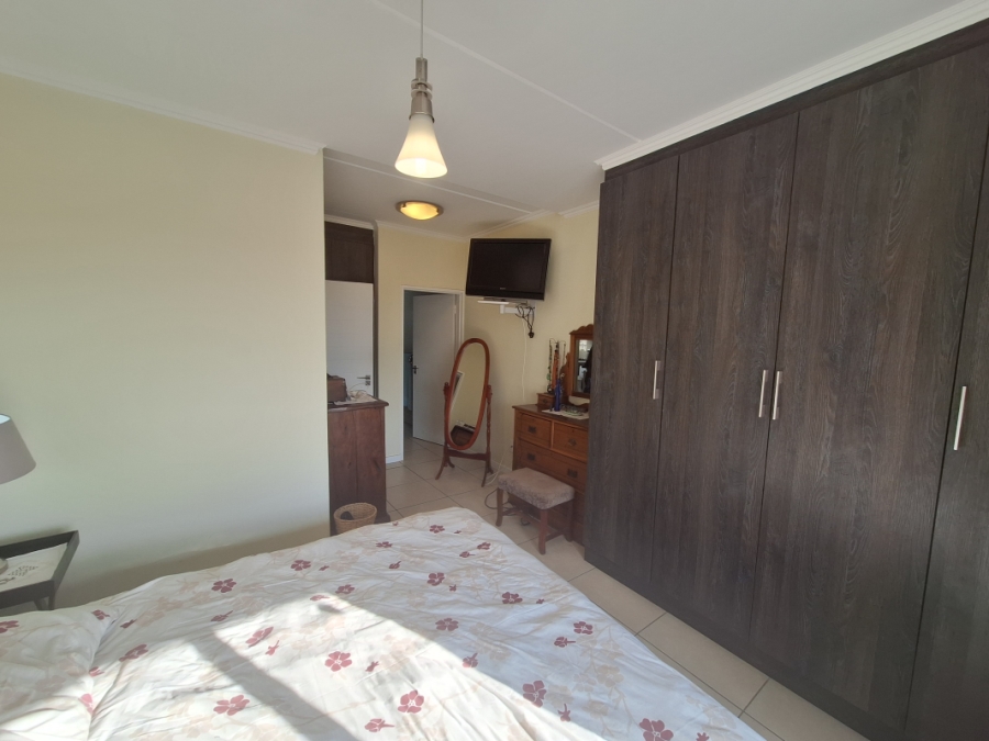2 Bedroom Property for Sale in Greenstone Hill Gauteng