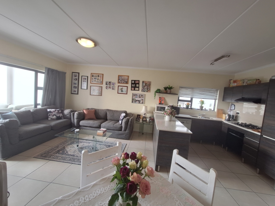 2 Bedroom Property for Sale in Greenstone Hill Gauteng