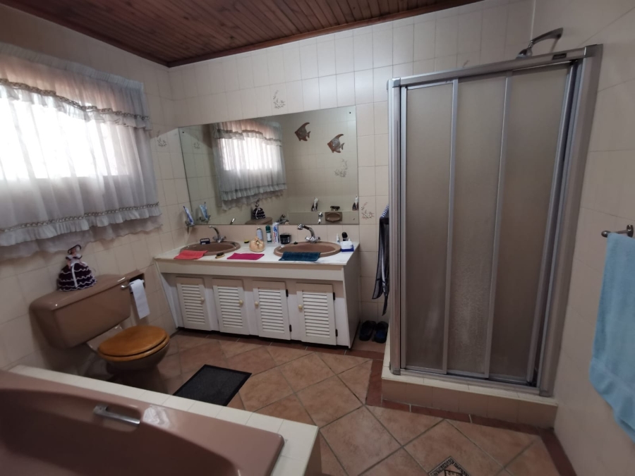 4 Bedroom Property for Sale in Verwoerdpark Gauteng