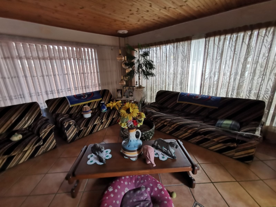 4 Bedroom Property for Sale in Verwoerdpark Gauteng