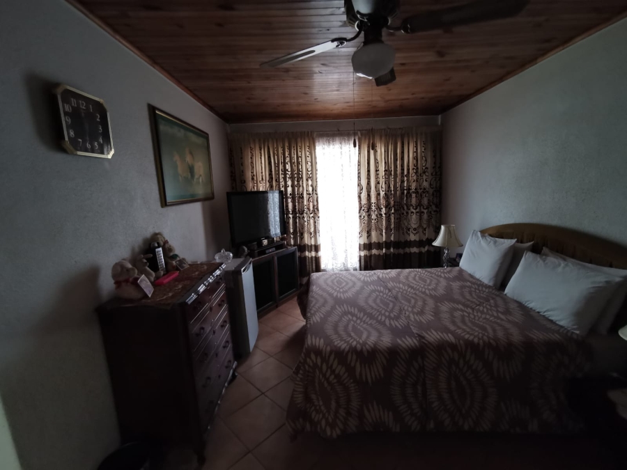 4 Bedroom Property for Sale in Verwoerdpark Gauteng