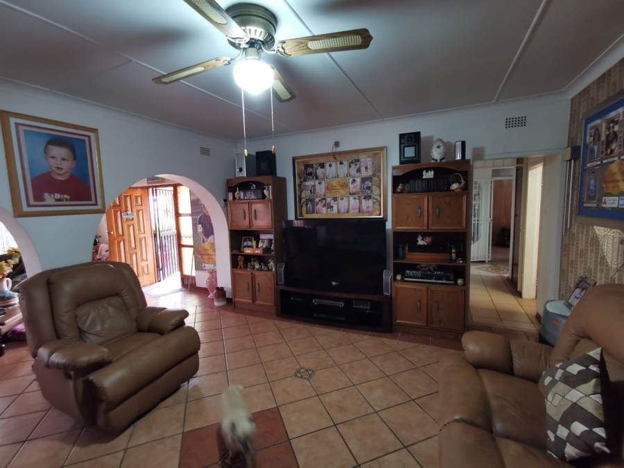 4 Bedroom Property for Sale in Verwoerdpark Gauteng