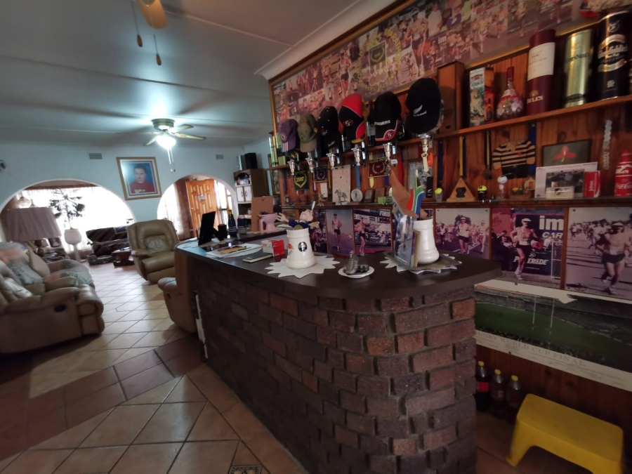4 Bedroom Property for Sale in Verwoerdpark Gauteng