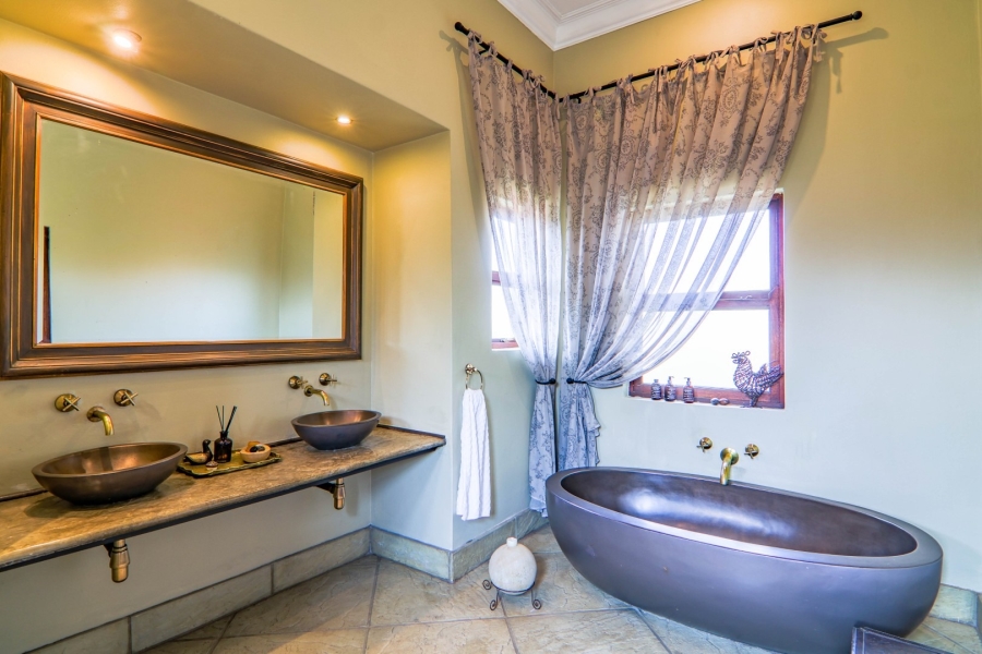 4 Bedroom Property for Sale in Blue Valley Golf Estate Gauteng