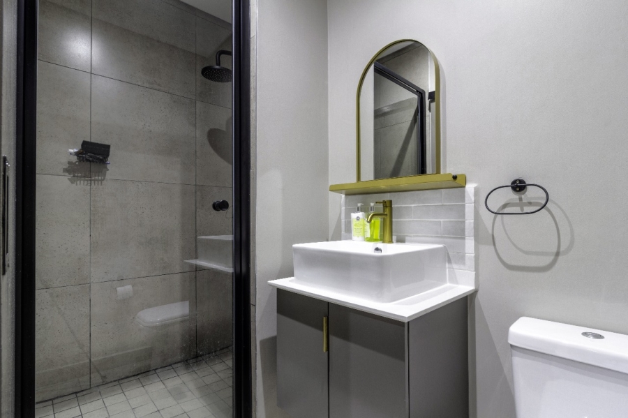 1 Bedroom Property for Sale in Sandhurst Gauteng