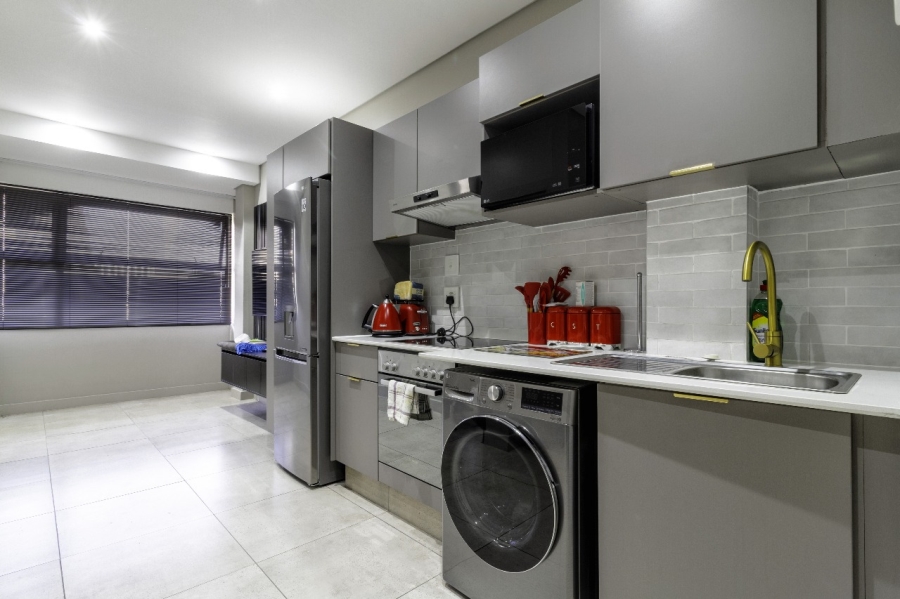 1 Bedroom Property for Sale in Sandhurst Gauteng