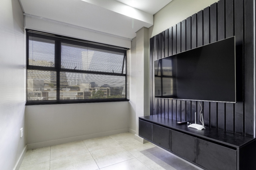 1 Bedroom Property for Sale in Sandhurst Gauteng