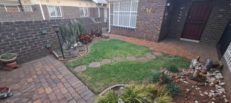 3 Bedroom Property for Sale in Birchleigh Gauteng