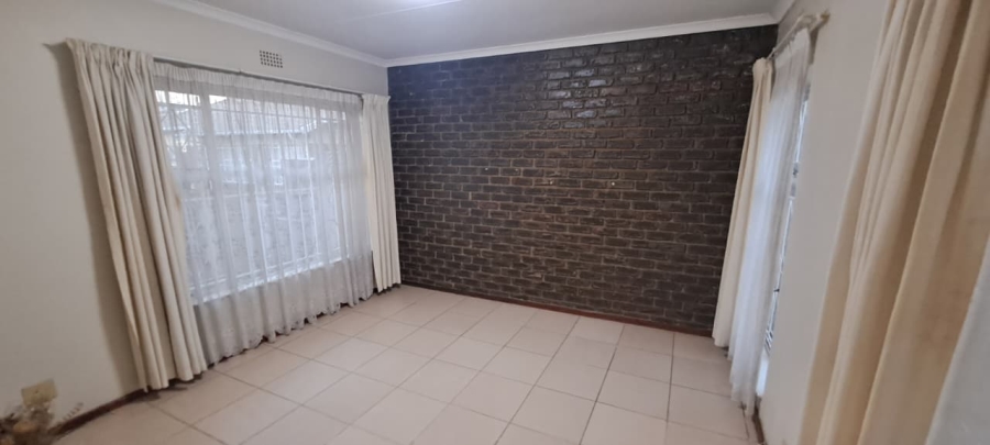 3 Bedroom Property for Sale in Birchleigh Gauteng