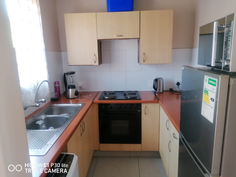 To Let 1 Bedroom Property for Rent in Silver Lakes Gauteng