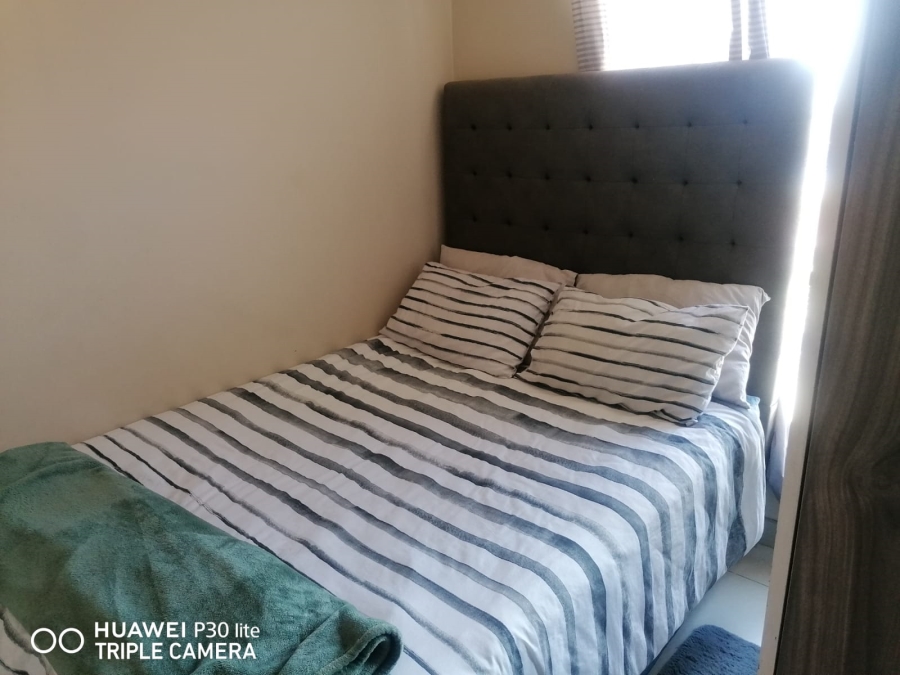 To Let 1 Bedroom Property for Rent in Silver Lakes Gauteng