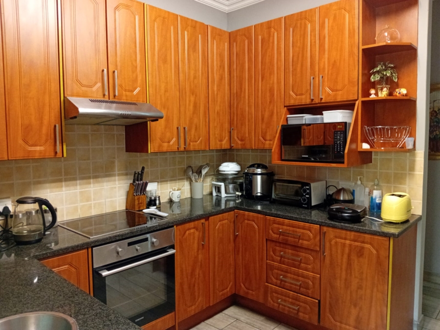 3 Bedroom Property for Sale in Rooihuiskraal North Gauteng