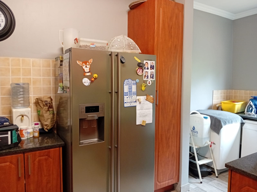 3 Bedroom Property for Sale in Rooihuiskraal North Gauteng