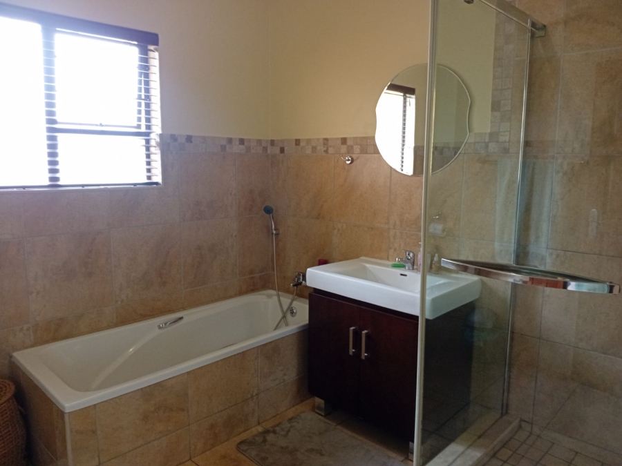 3 Bedroom Property for Sale in Rooihuiskraal North Gauteng