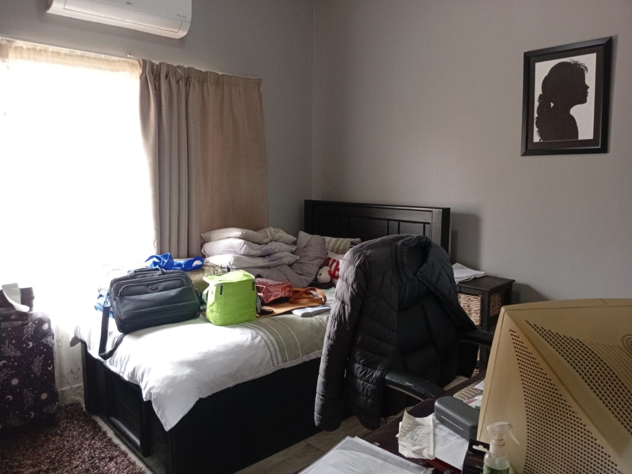 3 Bedroom Property for Sale in Rooihuiskraal North Gauteng