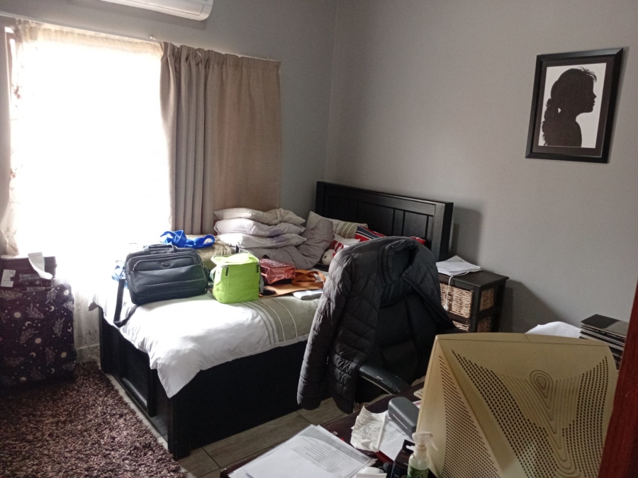 3 Bedroom Property for Sale in Rooihuiskraal North Gauteng
